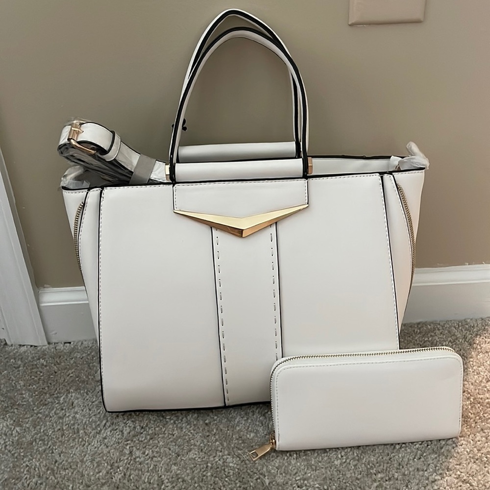 NWT. White vegan leather purse with matching wallet.
